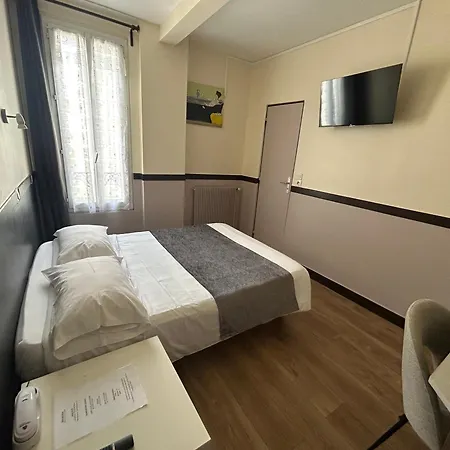 Des Bains A 10 Min De Paris Hotel Maisons-Alfort