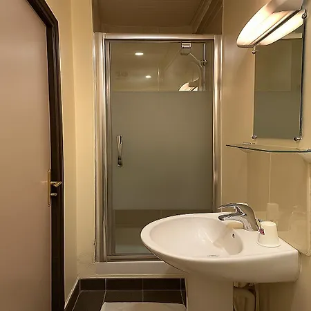 Otel Des Bains 24h 7j Paris Centre A 10 Min Maisons-Alfort