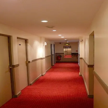 Des Bains 24h 7j Paris Centre à 10 Min Hotel
