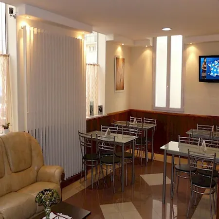 Des Bains 24h 7j Paris Centre A 10 Min Hotel