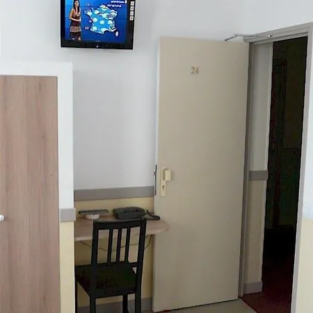 Des Bains 24h 7j Paris Centre A 10 Min Hotel