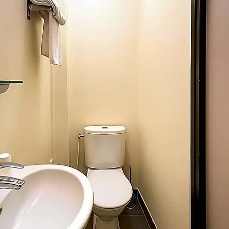 Des Bains 24h 7j Paris Centre A 10 Min 2*