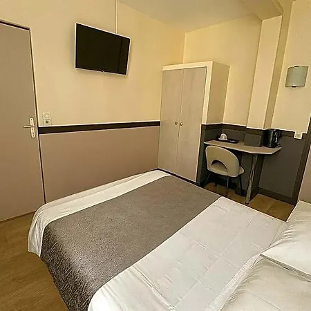 Des Bains 24h 7j Paris Centre A 10 Min Hotel 2*