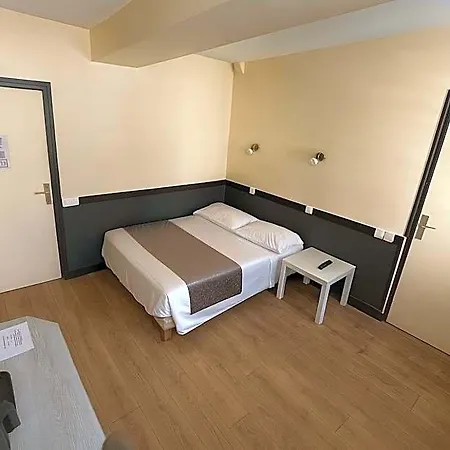 Des Bains 24h 7j Paris Centre A 10 Min 2*