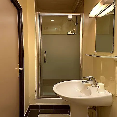 Des Bains 24h 7j Paris Centre A 10 Min 2* Maisons-Alfort