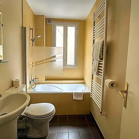 Des Bains 24h 7j Paris Centre A 10 Min 2*