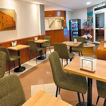 Des Bains 24h 7j Paris Centre A 10 Min Maisons-Alfort