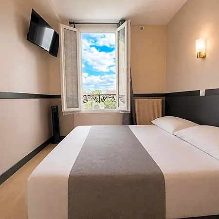 Des Bains 24h 7j Paris Centre à 10 Min Hotel