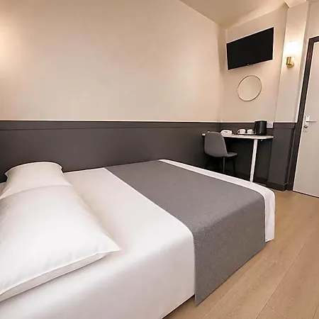 Des Bains 24h 7j Paris Centre A 10 Min Hotel