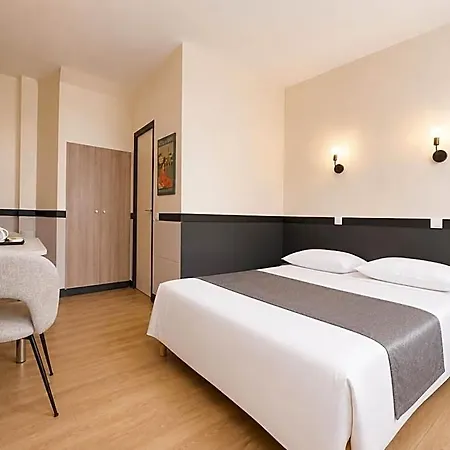 Des Bains 24h 7j Paris Centre à 10 Min 2* Maisons-Alfort