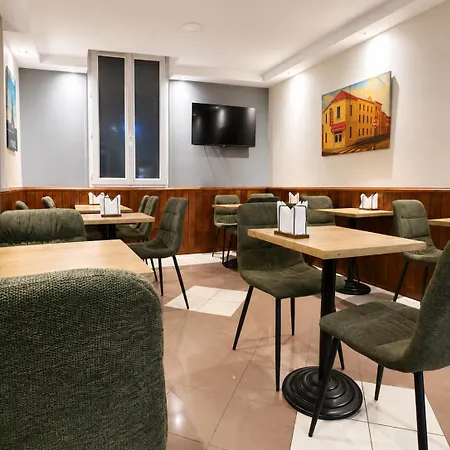 Des Bains 24h 7j Paris Centre à 10 Min Hotel 2*