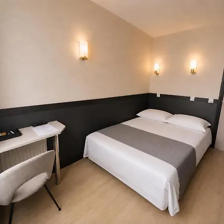 Des Bains 24h 7j Paris Centre à 10 Min Hotel Maisons-Alfort