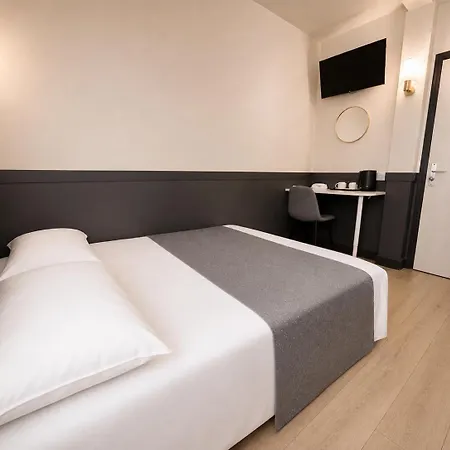 Des Bains 24h 7j Paris Centre à 10 Min Hotel