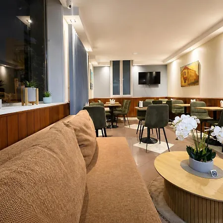 Des Bains 24h 7j Paris Centre à 10 Min Hotel 2*