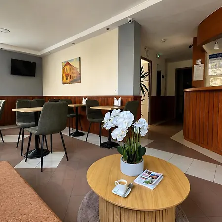 Des Bains 24h 7j Paris Centre à 10 Min Hotel 2*
