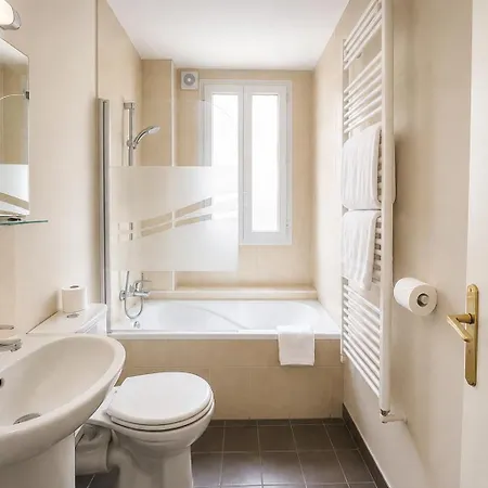 Des Bains 24h 7j Paris Centre à 10 Min Hotel 2*
