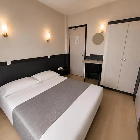Des Bains 24h 7j Paris Centre A 10 Min Ξενοδοχείο Maisons-Alfort
