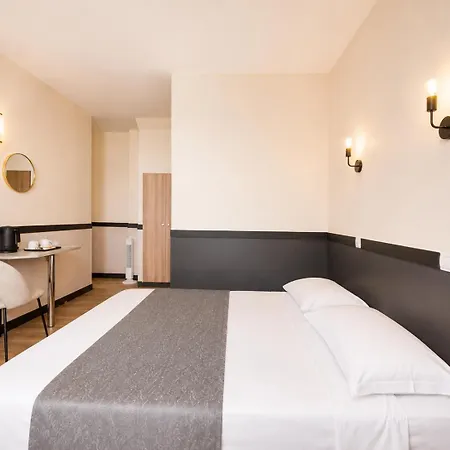 Des Bains 24h 7j Paris Centre à 10 Min 2*