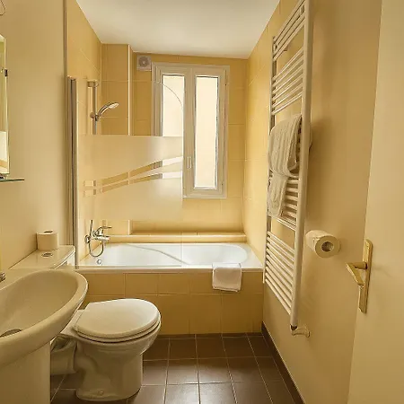 Des Bains 24h 7j Paris Centre A 10 Min Hotel 2*