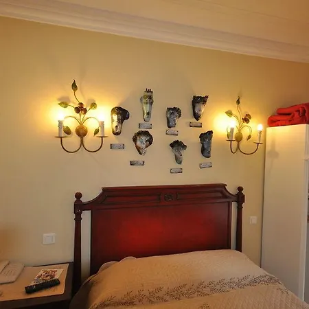 Des Bains 24h 7j Paris Centre A 10 Min 2*