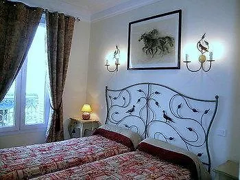 Des Bains 24h 7j Paris Centre A 10 Min 2*