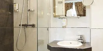 Des Bains 24h 7j Paris Centre A 10 Min 2*