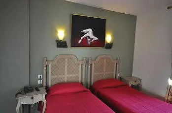 Des Bains 24h 7j Paris Centre A 10 Min 2*