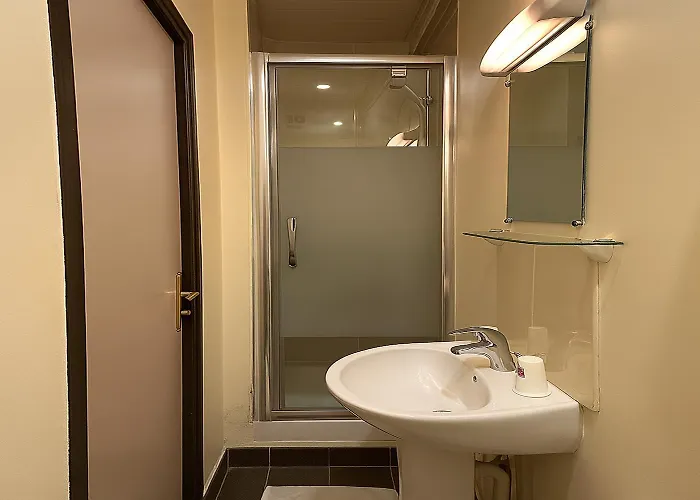 Hotel Des Bains A 10 Min De Paris Maisons-Alfort