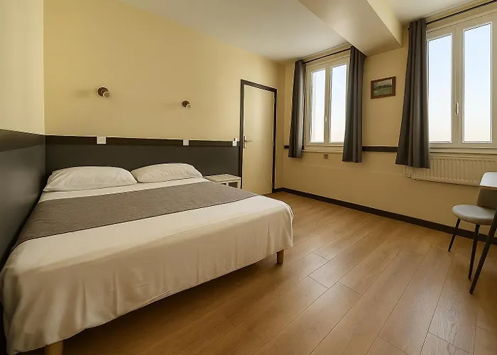 Hotel Des Bains A 10 Min De Paris