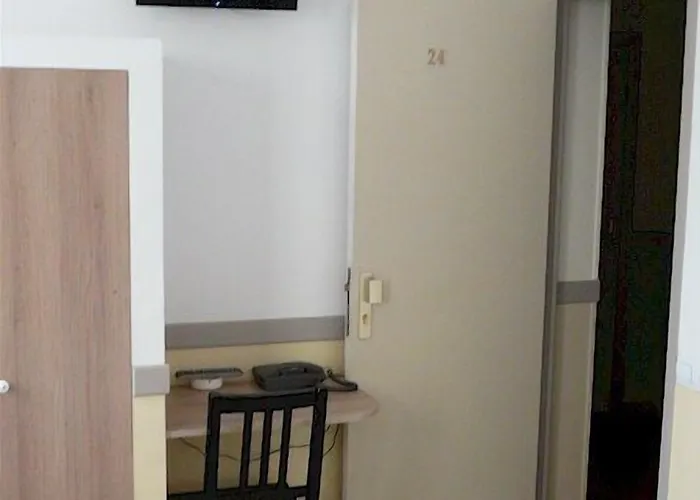 Des Bains A 10 Min De Paris 酒店